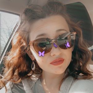 Meet your Posher, Briana